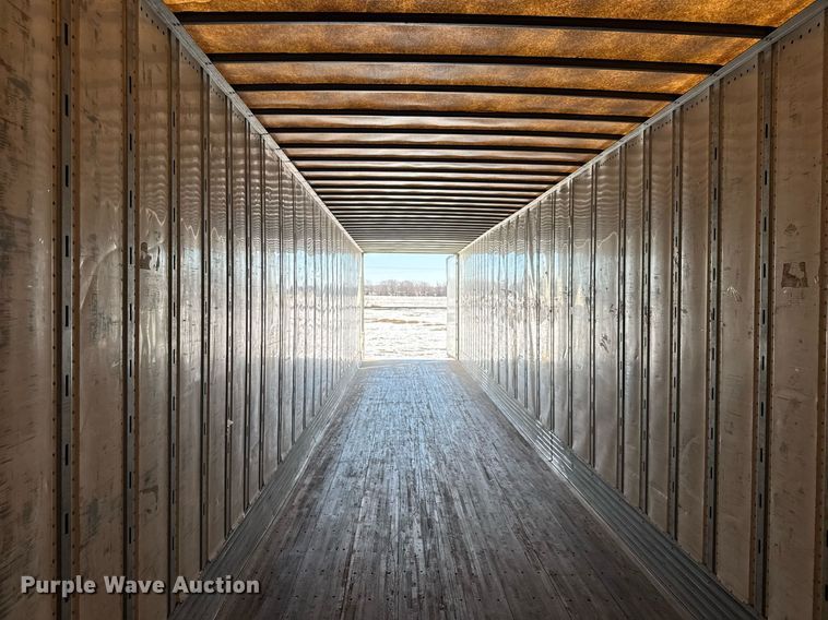 image for item LH9469 2013 Utility VS2DX dry van trailer