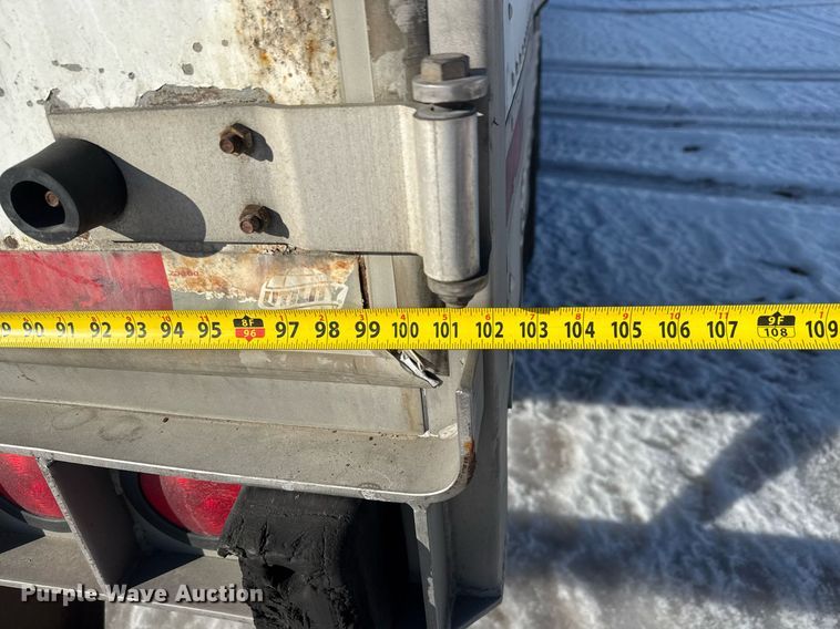 image for item LH9469 2013 Utility VS2DX dry van trailer