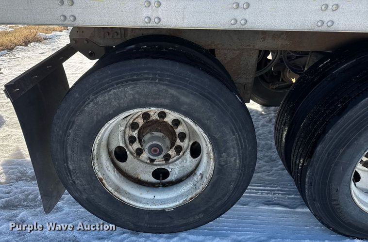 image for item LH9469 2013 Utility VS2DX dry van trailer