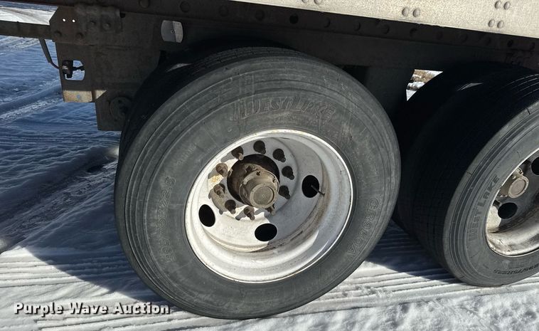 image for item LH9469 2013 Utility VS2DX dry van trailer