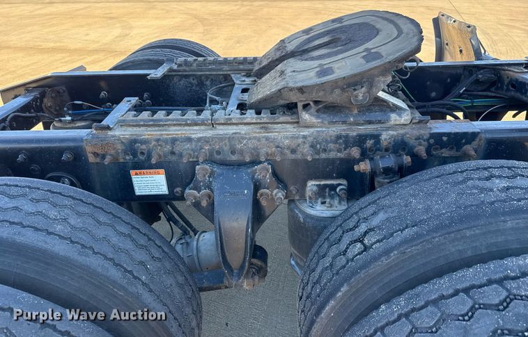 image for item LH9470 2012 Freightliner  Cascadia semi truck