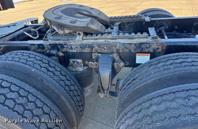 image for item LH9470 2012 Freightliner  Cascadia semi truck