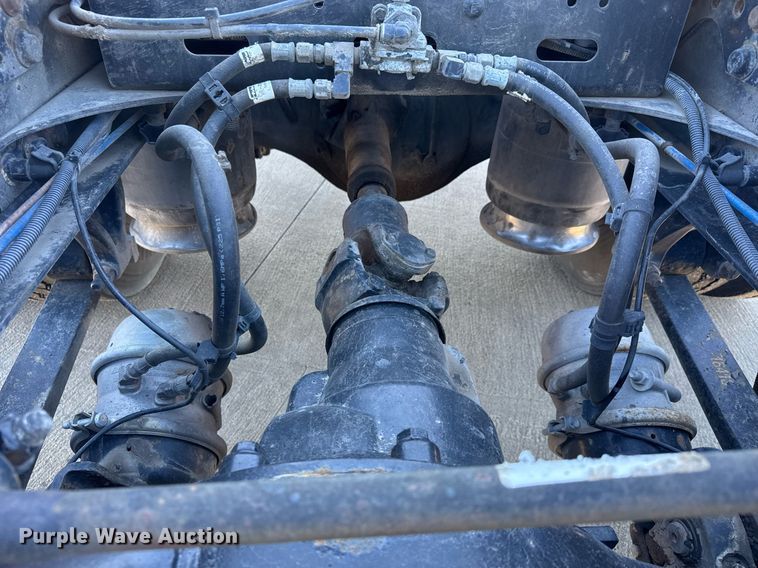 image for item LH9470 2012 Freightliner  Cascadia semi truck