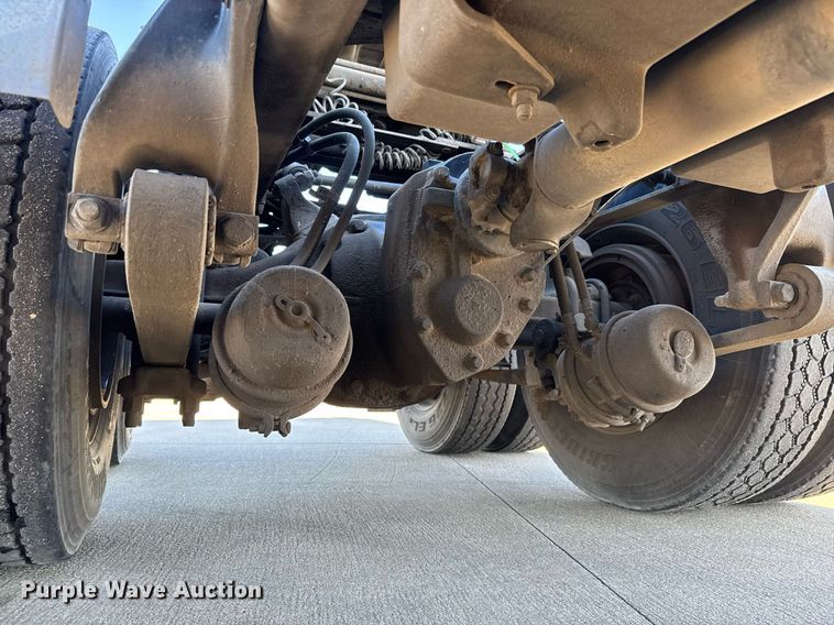 image for item LH9470 2012 Freightliner  Cascadia semi truck