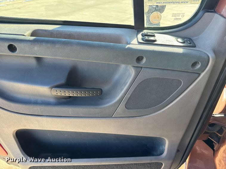 image for item LH9470 2012 Freightliner  Cascadia semi truck