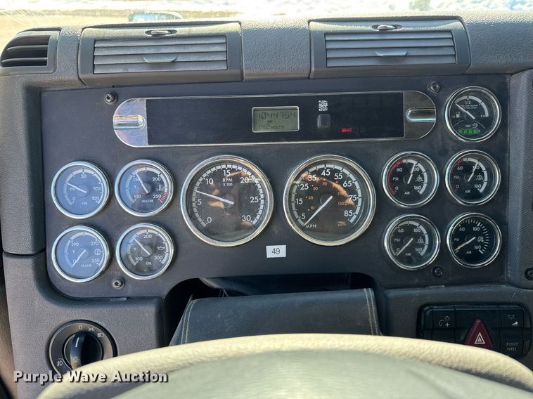 image for item LH9470 2012 Freightliner  Cascadia semi truck