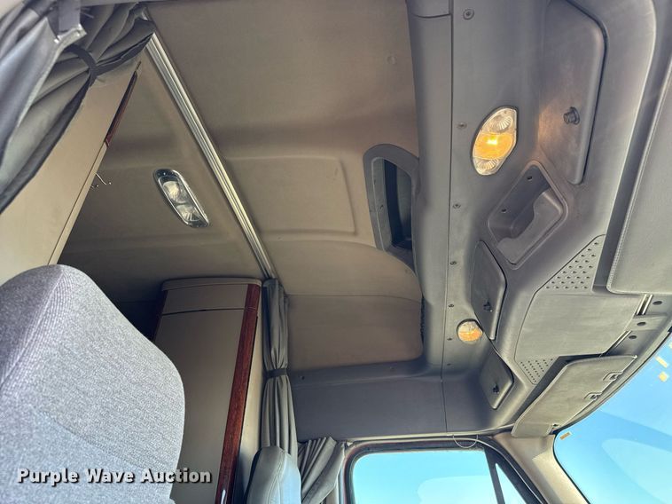 image for item LH9470 2012 Freightliner  Cascadia semi truck