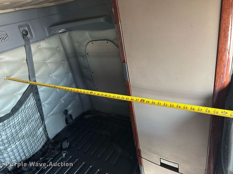 image for item LH9470 2012 Freightliner  Cascadia semi truck