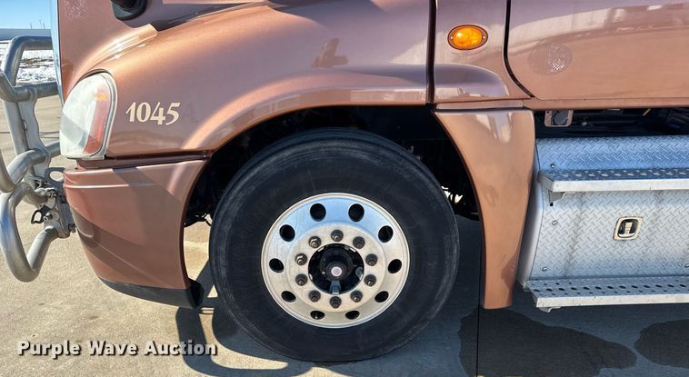 image for item LH9470 2012 Freightliner  Cascadia semi truck