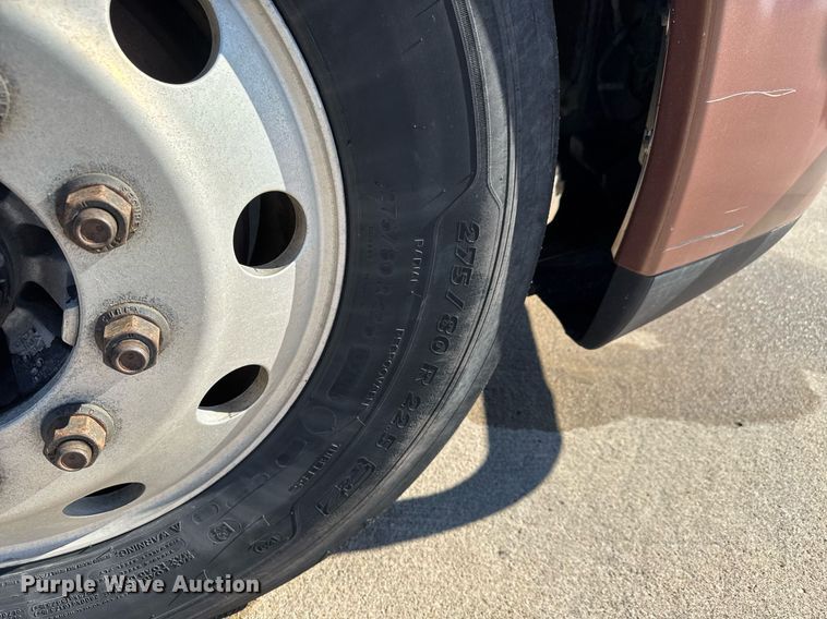 image for item LH9470 2012 Freightliner  Cascadia semi truck