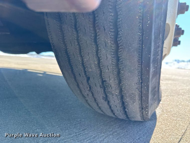 image for item LH9470 2012 Freightliner  Cascadia semi truck