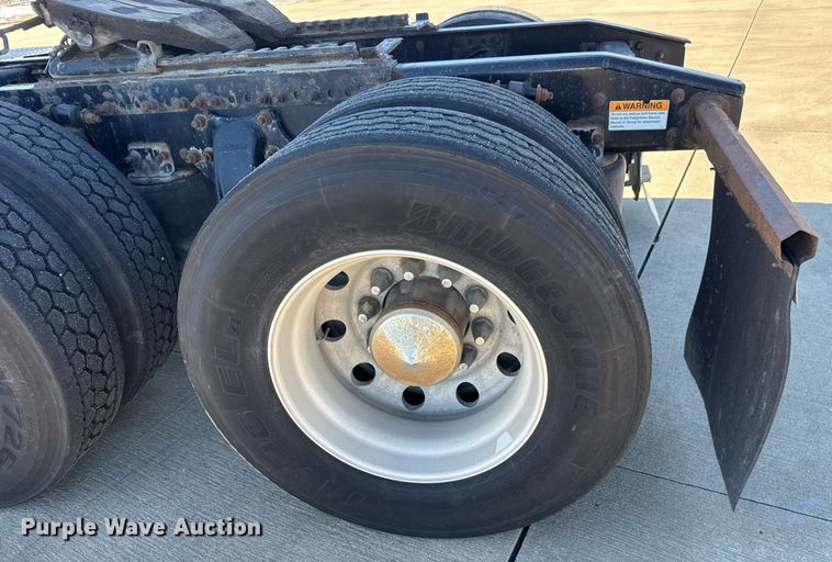 image for item LH9470 2012 Freightliner  Cascadia semi truck