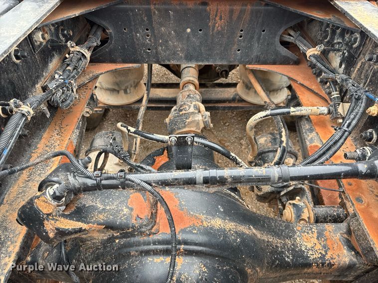 image for item LH9529 2019 Western Star 4900SF semi truck