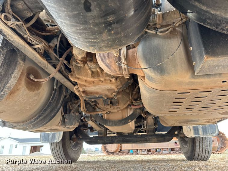 image for item LH9529 2019 Western Star 4900SF semi truck