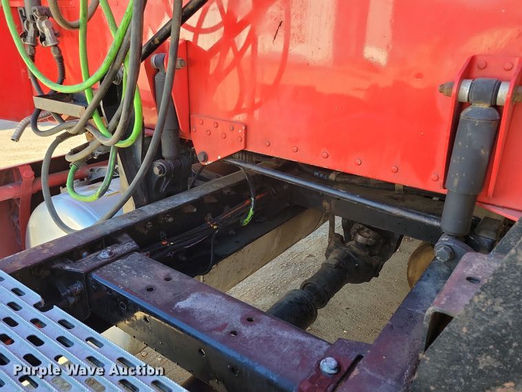 image for item NB9797 2009 Peterbilt  386 semi truck