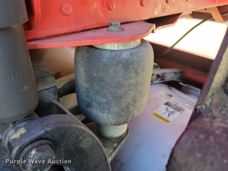 image for item NB9797 2009 Peterbilt  386 semi truck