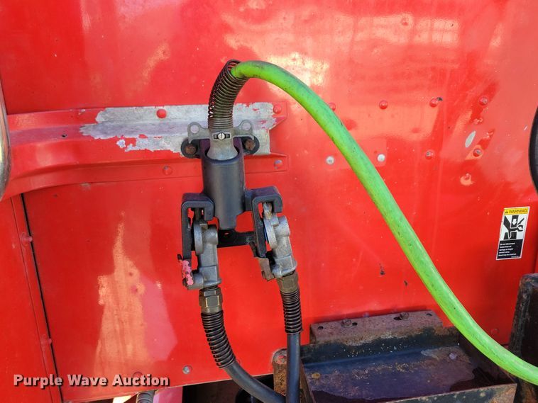 image for item NB9797 2009 Peterbilt  386 semi truck