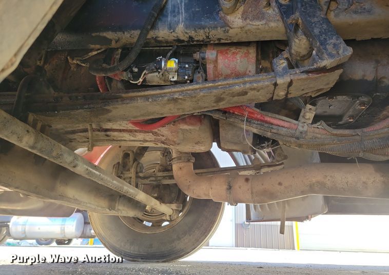 image for item NB9797 2009 Peterbilt  386 semi truck