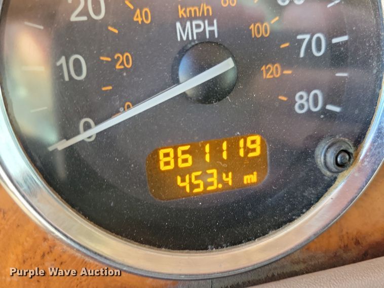 image for item NB9797 2009 Peterbilt  386 semi truck