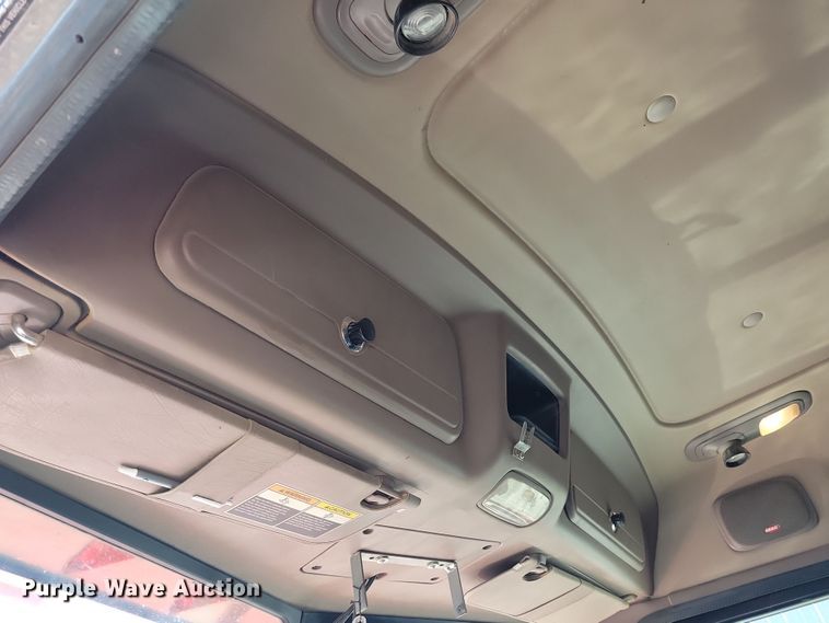 image for item NB9797 2009 Peterbilt  386 semi truck