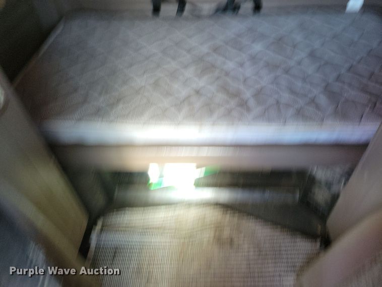 image for item NB9797 2009 Peterbilt  386 semi truck