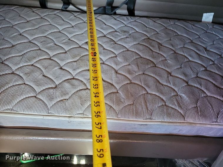 image for item NB9797 2009 Peterbilt  386 semi truck