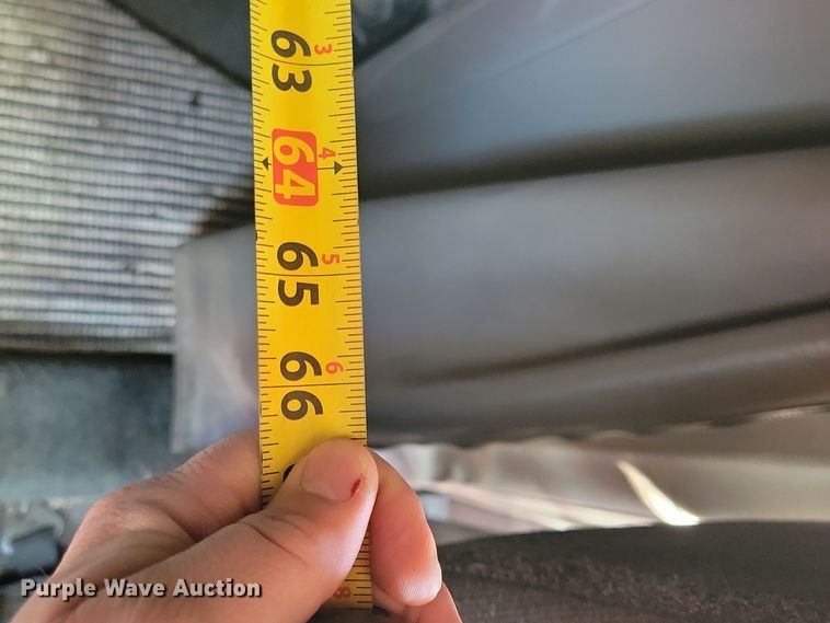 image for item NB9797 2009 Peterbilt  386 semi truck