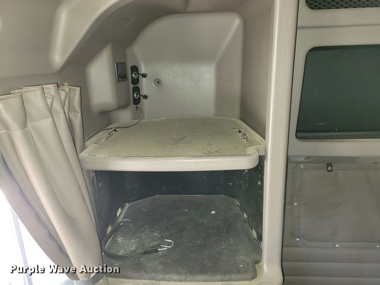 image for item NB9797 2009 Peterbilt  386 semi truck