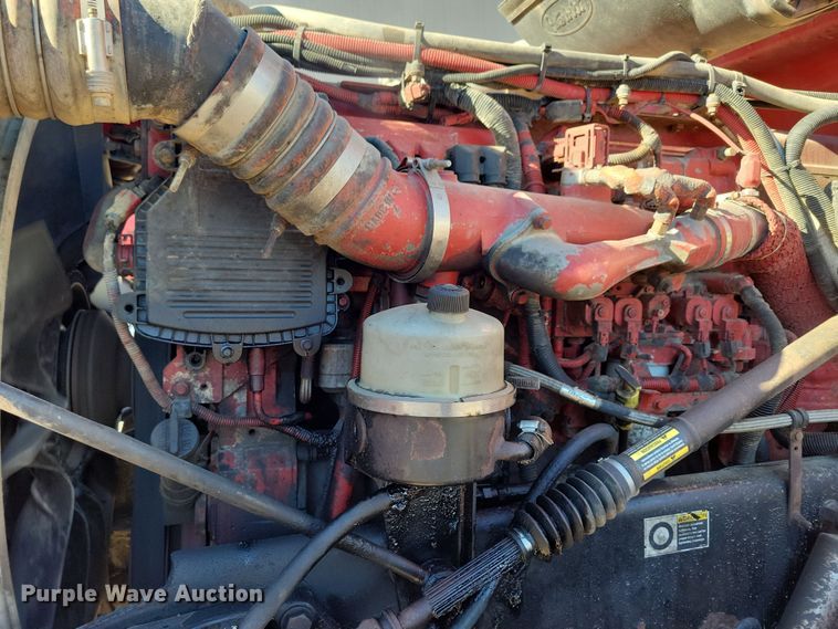 image for item NB9797 2009 Peterbilt  386 semi truck