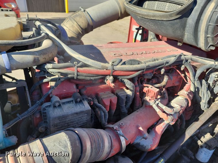 image for item NB9797 2009 Peterbilt  386 semi truck