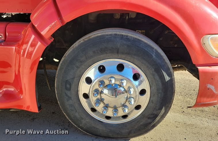 image for item NB9797 2009 Peterbilt  386 semi truck