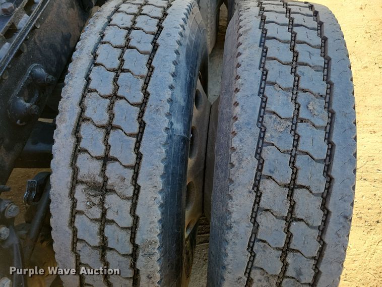 image for item NB9797 2009 Peterbilt  386 semi truck