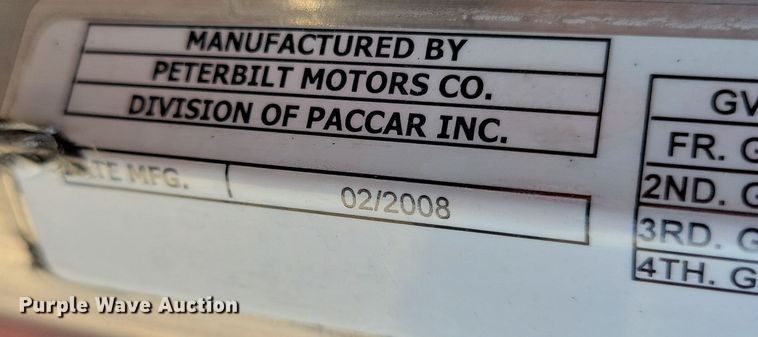 image for item NB9797 2009 Peterbilt  386 semi truck