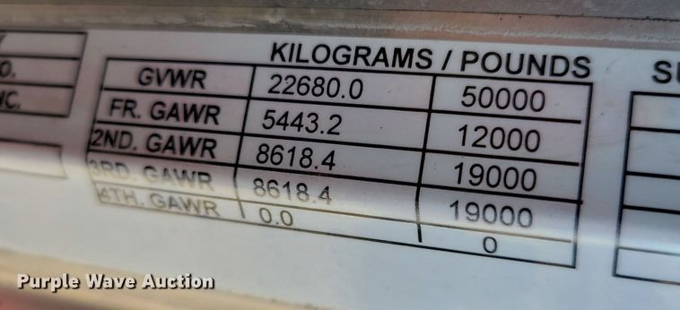 image for item NB9797 2009 Peterbilt  386 semi truck