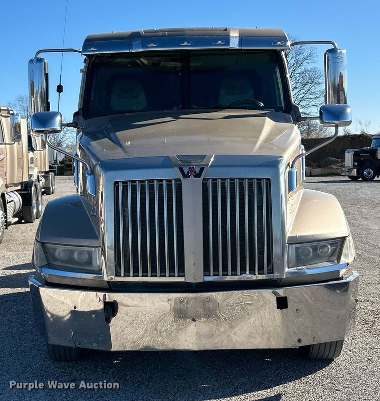 image for item NJ9634 2016 Western Star 5700XE semi truck
