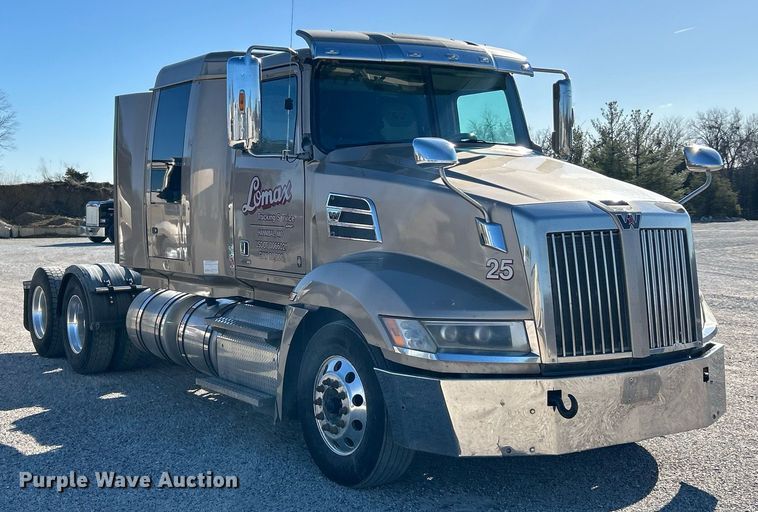 image for item NJ9634 2016 Western Star 5700XE semi truck