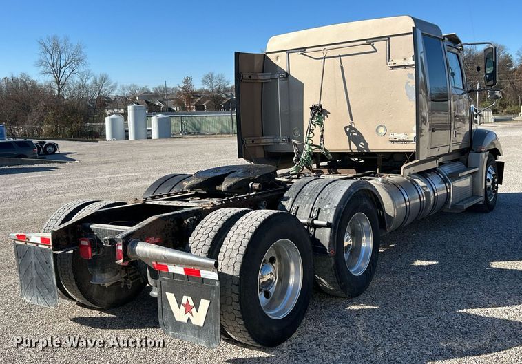 image for item NJ9634 2016 Western Star 5700XE semi truck