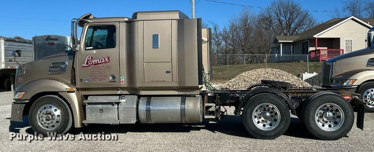 image for item NJ9634 2016 Western Star 5700XE semi truck