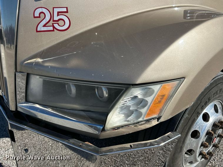 image for item NJ9634 2016 Western Star 5700XE semi truck