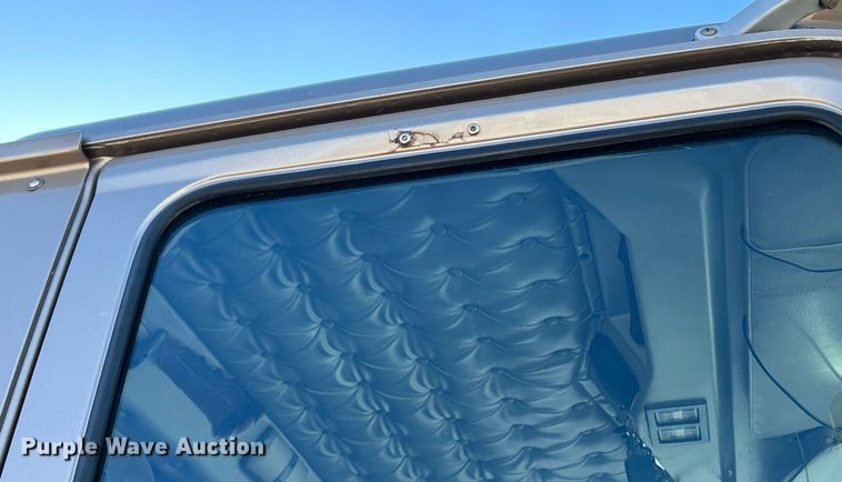 image for item NJ9634 2016 Western Star 5700XE semi truck