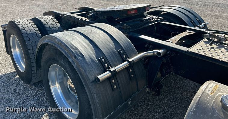 image for item NJ9634 2016 Western Star 5700XE semi truck