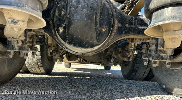 image for item NJ9634 2016 Western Star 5700XE semi truck