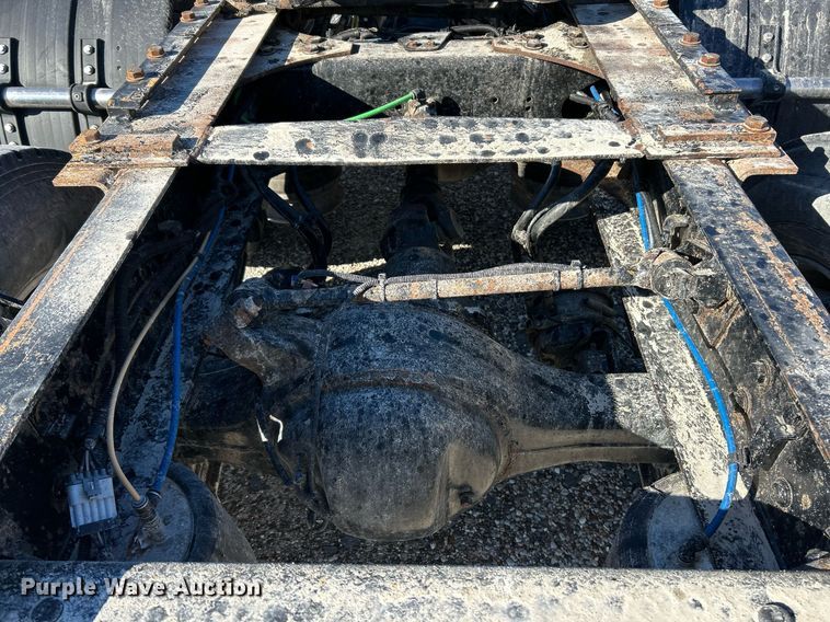 image for item NJ9634 2016 Western Star 5700XE semi truck