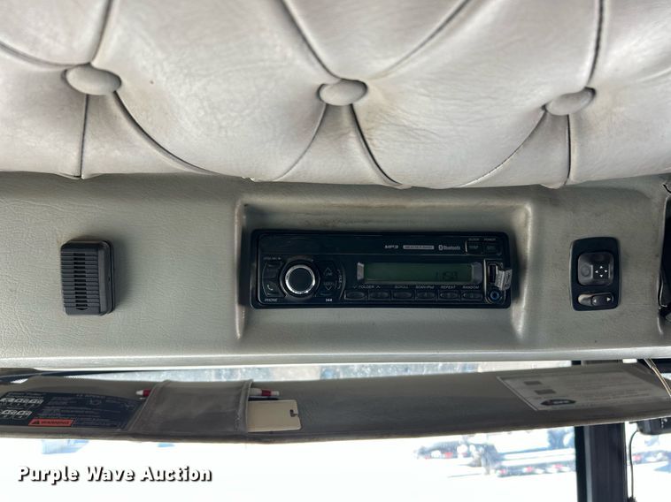 image for item NJ9634 2016 Western Star 5700XE semi truck