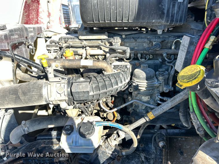 image for item NJ9634 2016 Western Star 5700XE semi truck