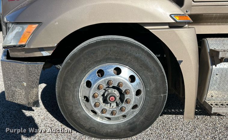 image for item NJ9634 2016 Western Star 5700XE semi truck