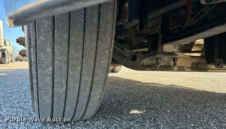 image for item NJ9634 2016 Western Star 5700XE semi truck