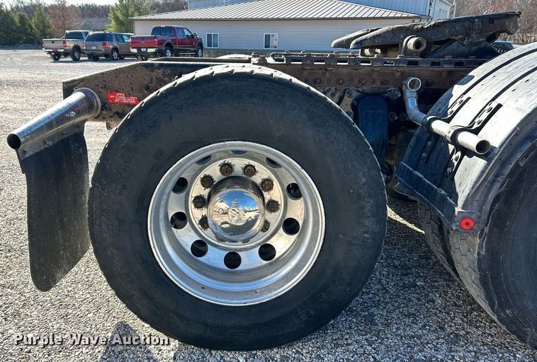 image for item NJ9634 2016 Western Star 5700XE semi truck