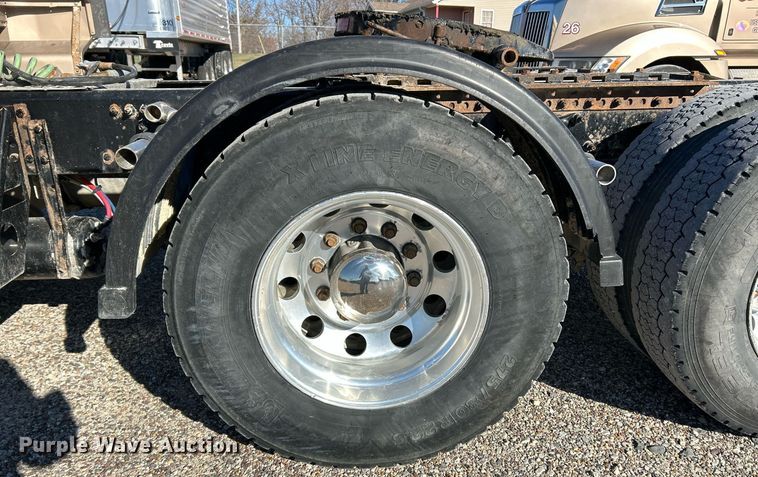 image for item NJ9634 2016 Western Star 5700XE semi truck