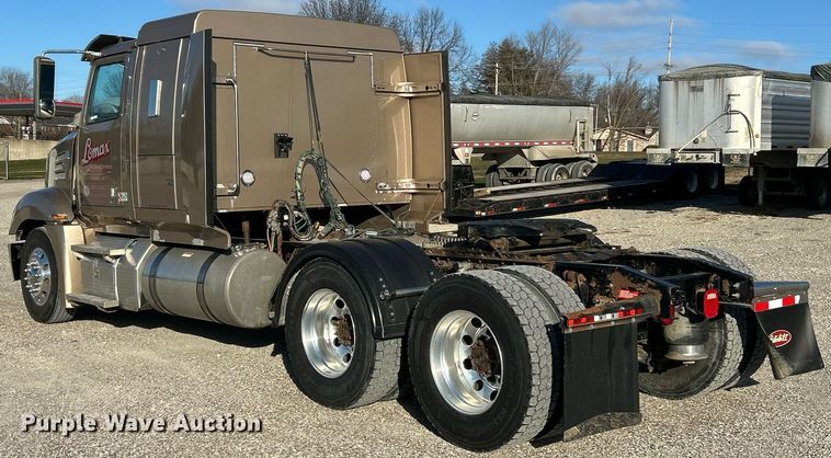 image for item NJ9636 2016 Western Star 5700XE semi truck